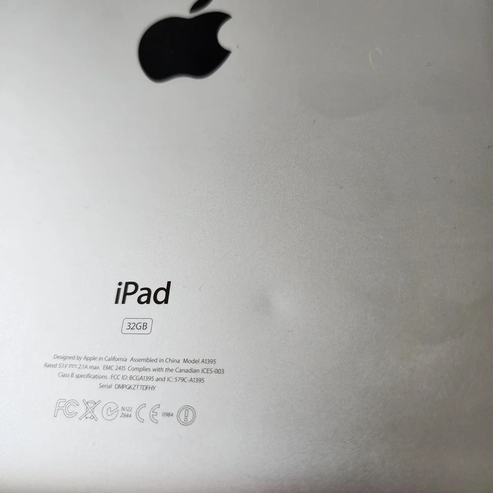Apple IPad 2nd Gen 32GB Silver A1395 9.7